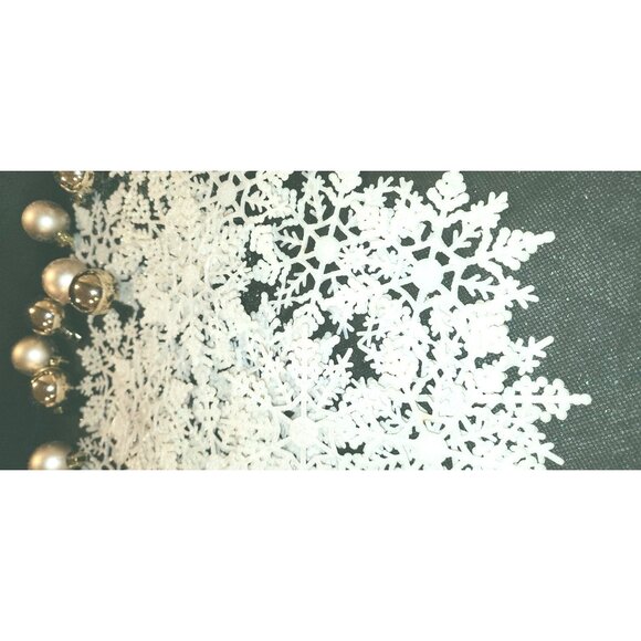 43 White Glitter Snowflake Christmas Table Decor Gold Ornaments Set - Picture 5 of 8